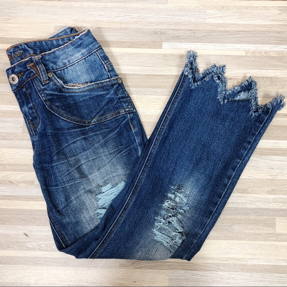 Piama | 3 Distress Medium Wash Raw Capri